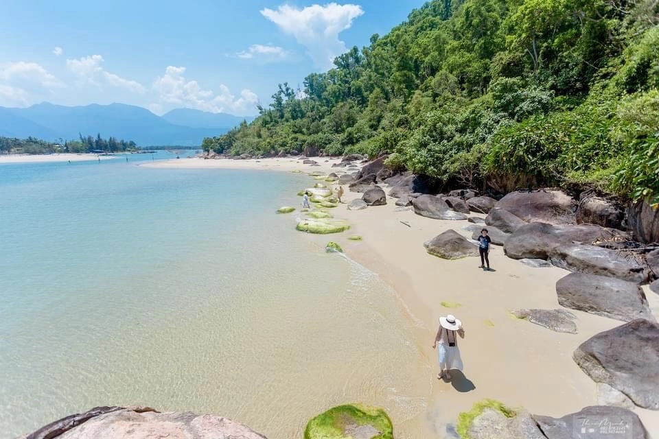 Bãi biển Lăng Cô