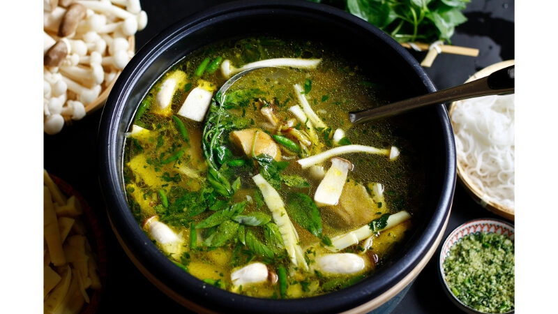 cách nấu lẩu gà lá é