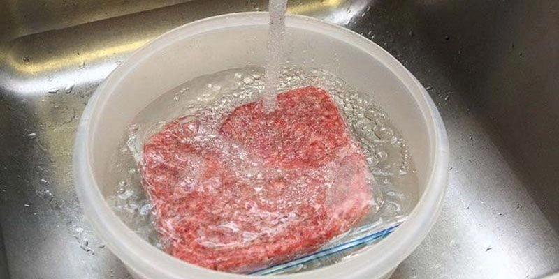 cách rã đông thịt nhanh