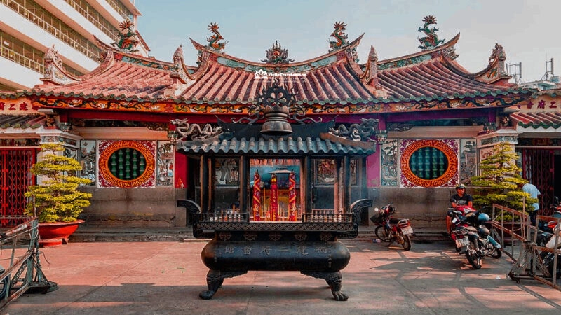Chùa Ông Cần Thơ: Ngôi Chùa Linh Thiêng Nức Tiếng Miền Tây