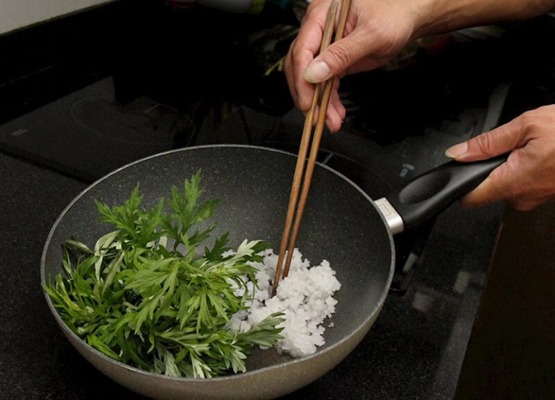 Mẹo dân gian chữa đau vai gáy